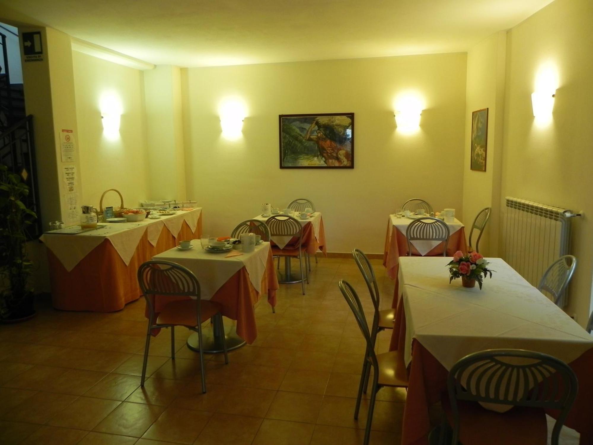 Hotel Il Saraceno Volastra Bagian luar foto