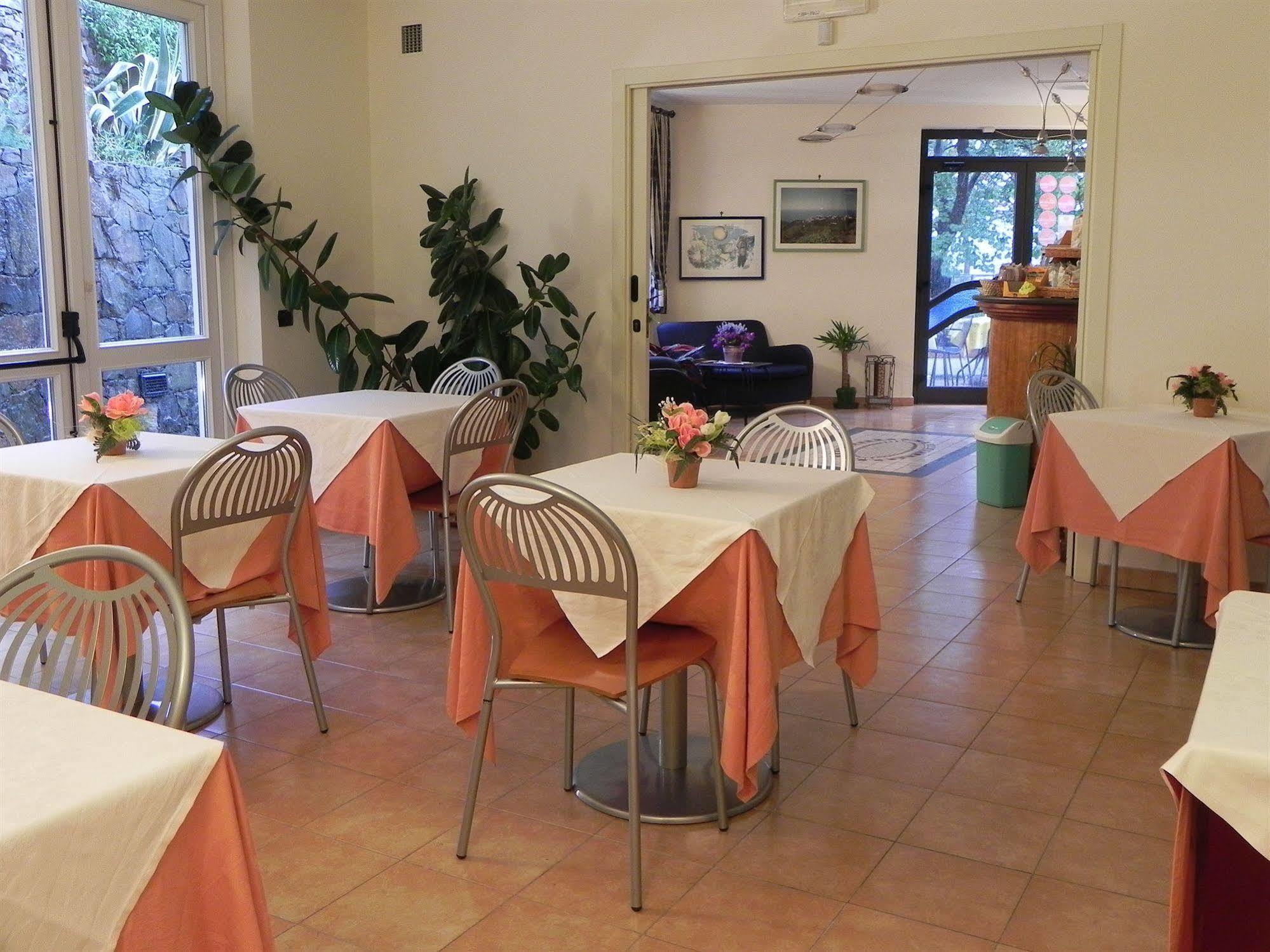 Hotel Il Saraceno Volastra Bagian luar foto